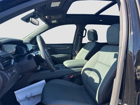 Used 2025 GMC Acadia AT4 image 9