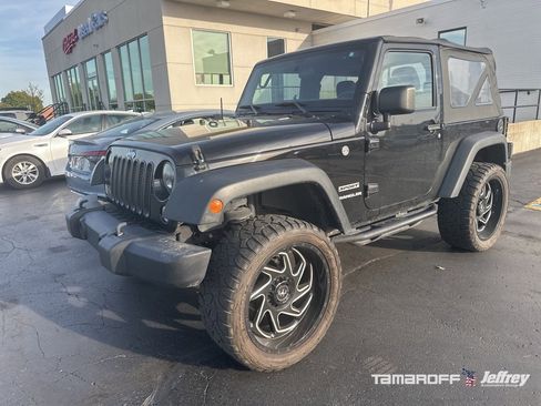 Used 2017 Jeep Wrangler Sport w/ Connectivity Group image 2