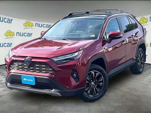 Used 2022 Toyota RAV4 Limited AWD/4WD image 12