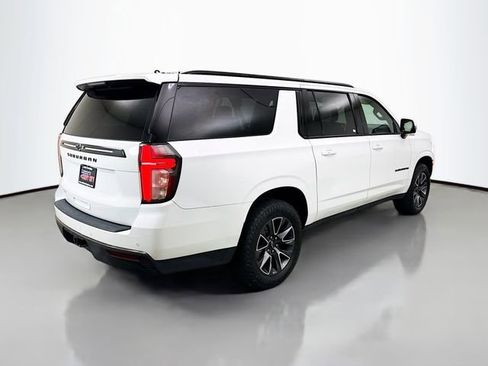 Used 2022 Chevrolet Suburban Z71 w/ Z71 Off-Road Package AWD/4WD image 9