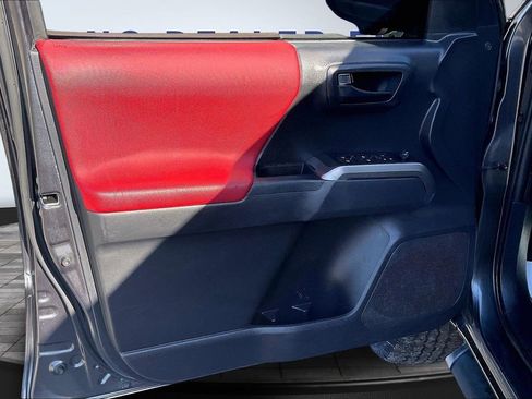 Used 2022 Toyota Tacoma SR5 w/ Technology Package image 20