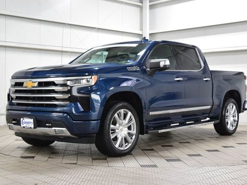Used 2023 Chevrolet Silverado 1500 High Country w/ High Country Premium Package AWD/4WD image 3