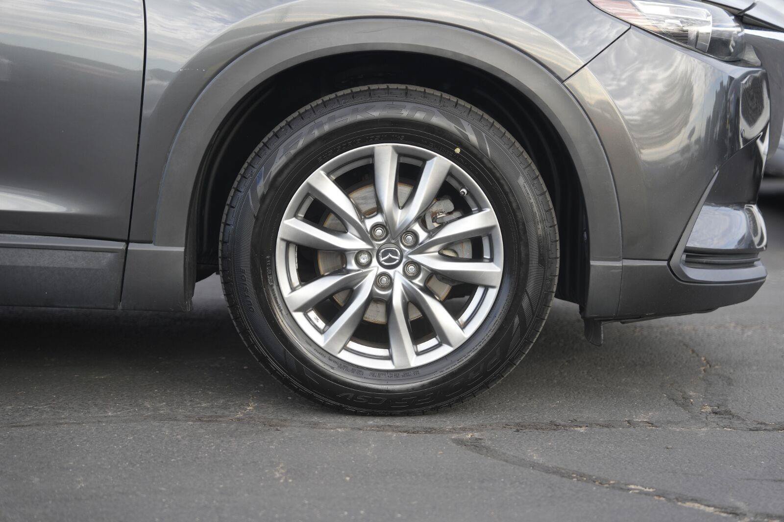 Used 2018 MAZDA CX-9 Touring w/ Touring Premium Package AWD/4WD image 4