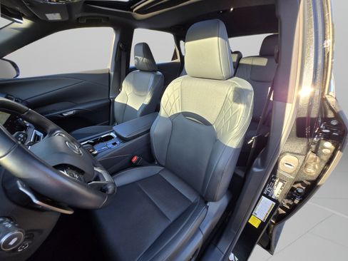 Used 2025 Lexus RX 350 Premium w/ Accessory Package (Z1) FWD image 12