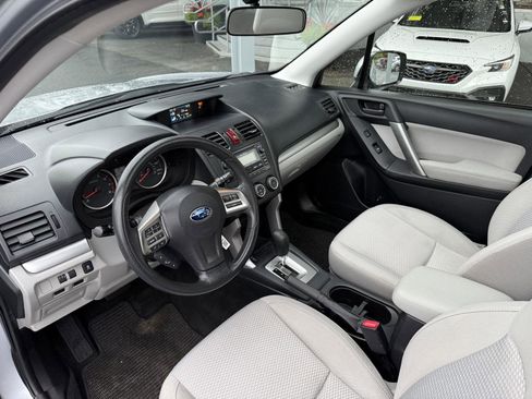 Used 2015 Subaru Forester 2.5i Premium w/ All-Weather Package image 11