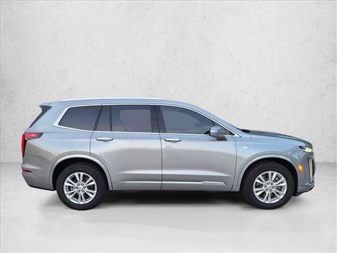 Used 2025 Cadillac XT6 Luxury FWD image 4