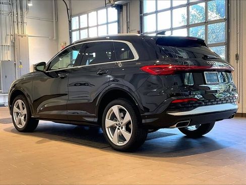Used 2025 Audi Q5 Premium Plus w/ Premium Plus AWD/4WD image 4