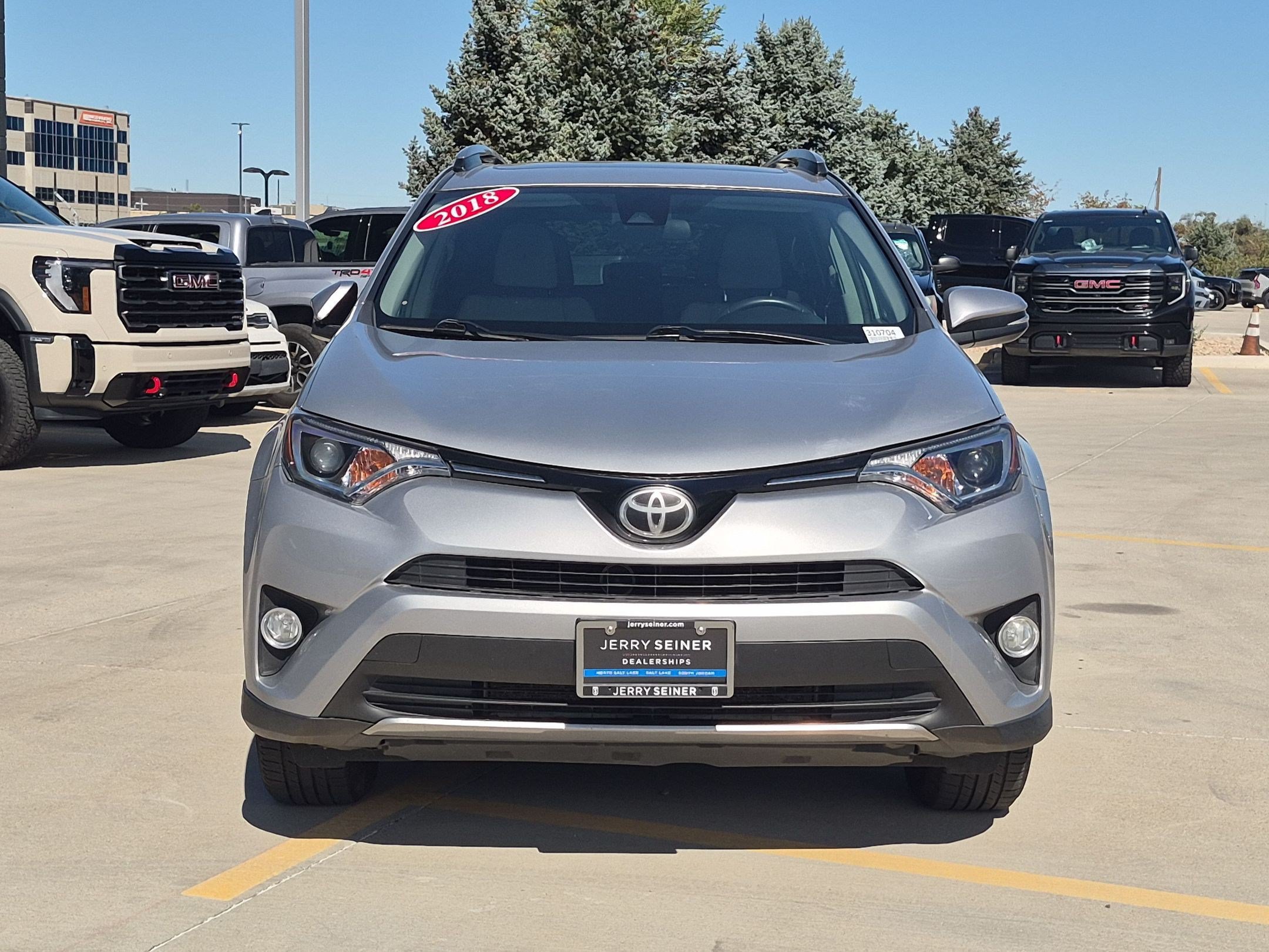 Used 2018 Toyota RAV4 XLE AWD/4WD image 8