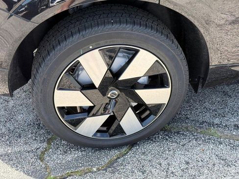 New 2025 Volvo XC60 T8 Plus w/ Protection Package Premier image 4