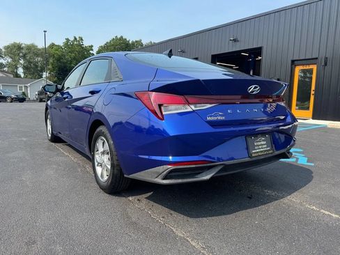 Used 2021 Hyundai Elantra SE FWD image 2