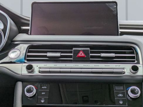 New 2026 Genesis G70 2.5T Prestige image 14