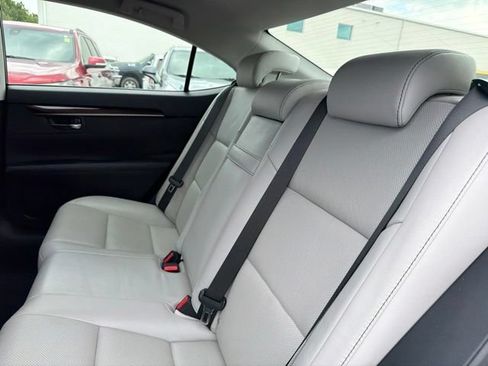 Used 2014 Lexus ES 350 w/ Luxury Package FWD image 23