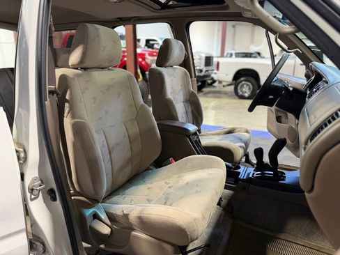 Used 2002 Toyota 4Runner SR5 AWD/4WD image 24