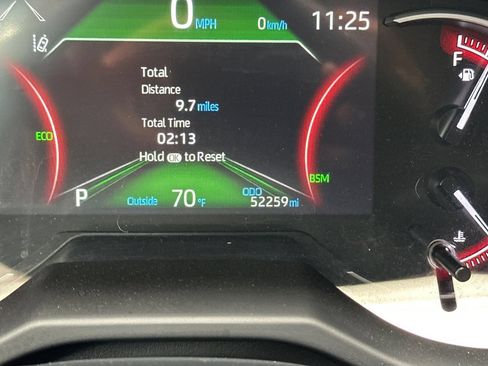 Used 2024 Toyota RAV4 XLE FWD image 33