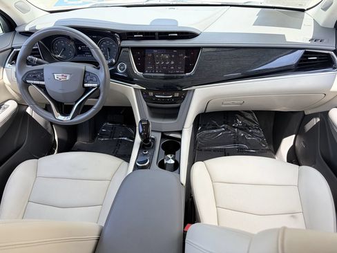 Certified 2023 Cadillac XT6 Premium Luxury w/ Technology Package FWD image 16
