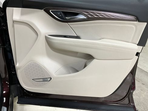 Used 2023 Buick Envision Avenir image 23