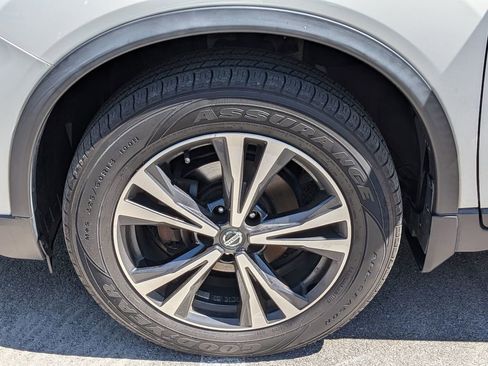 Used 2020 Nissan Rogue SV w/ Premium Package AWD/4WD image 10