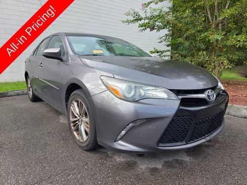 Used 2016 Toyota Camry SE FWD image 2
