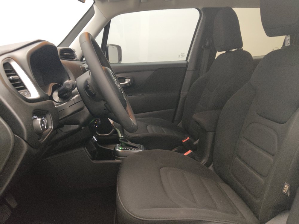 Used 2021 Jeep Renegade Latitude FWD image 17