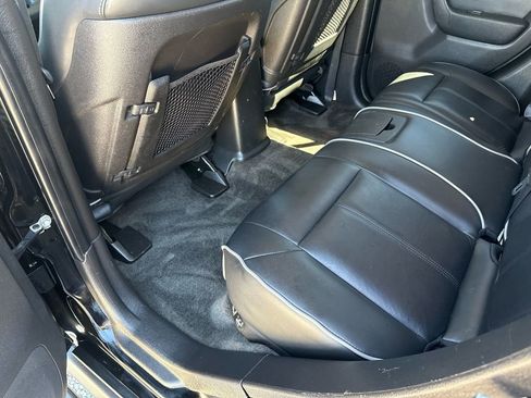 Used 2010 HUMMER H3 Alpha image 25