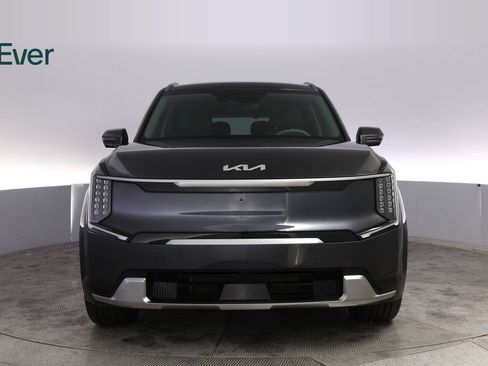 Used 2024 Kia EV9 Land AWD/4WD image 12