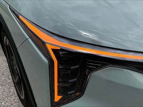 Certified 2025 Kia K4 EX FWD image 28