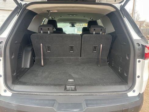 Used 2018 Chevrolet Traverse LT image 20