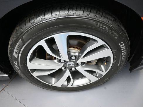 Certified 2024 Honda Odyssey Touring image 12