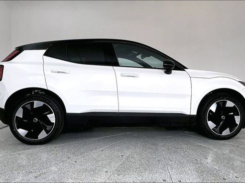 New 2026 Volvo EX30 Plus w/ Protection Package Premier AWD/4WD image 7