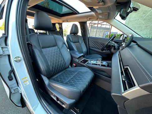 Used 2023 Mitsubishi Outlander SEL AWD/4WD image 19