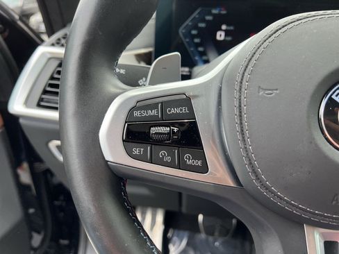 Used 2025 BMW X7 M60i AWD/4WD image 33