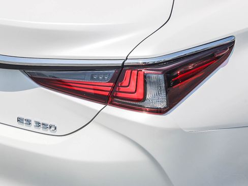 Used 2021 Lexus ES 350 w/ Accessory Package FWD image 10