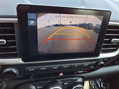 Used 2025 Hyundai Venue SEL FWD image 5