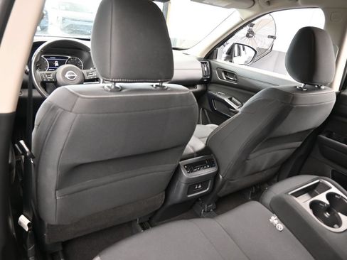 Used 2025 Nissan Pathfinder SV FWD image 33
