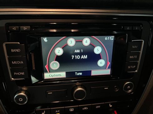 Used 2014 Volkswagen Passat TDI SE image 30