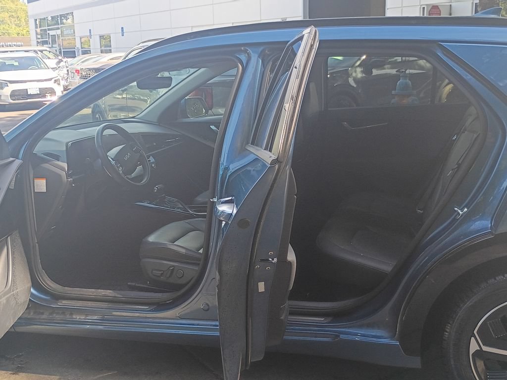Used 2023 Kia Niro FWD image 16
