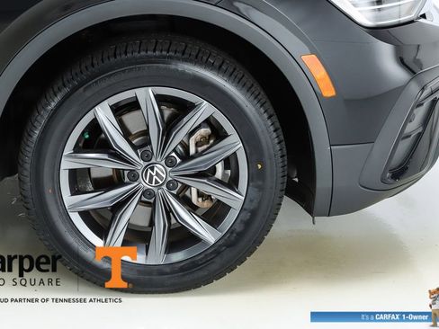 Used 2022 Volkswagen Tiguan SE image 53