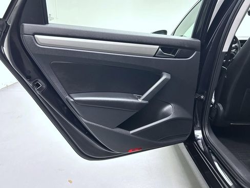 Used 2021 Volkswagen Passat 2.0T SE image 20