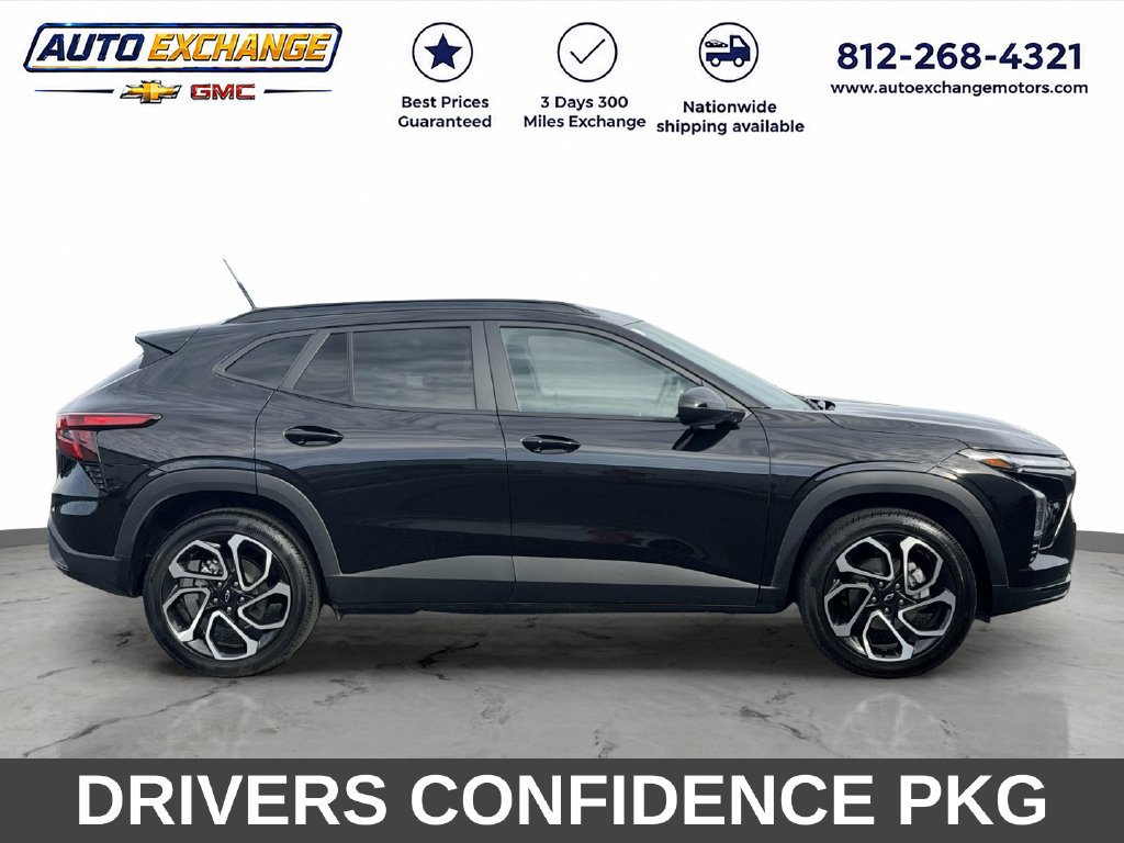 Used 2025 Chevrolet Trax RS w/ Driver Confidence Package FWD image 2