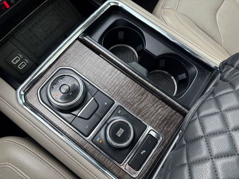 Used 2018 Ford Expedition Limited image 33