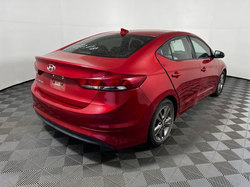 Used 2017 Hyundai Elantra SE image 5