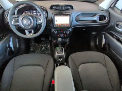 Used 2023 Jeep Renegade Latitude image 16