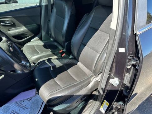 Used 2015 Chevrolet Trax LTZ FWD image 11