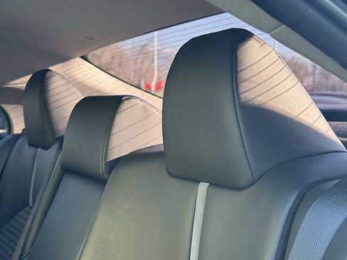 Used 2021 Toyota Camry SE image 25