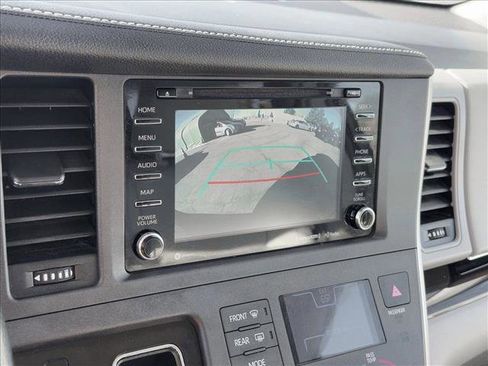 Used 2020 Toyota Sienna XLE image 9