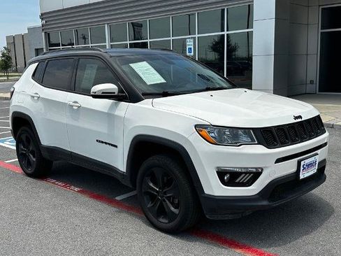 Used 2020 Jeep Compass Latitude FWD image 3