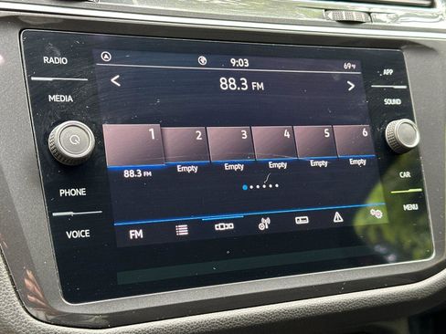 Used 2023 Volkswagen Tiguan SE FWD image 18