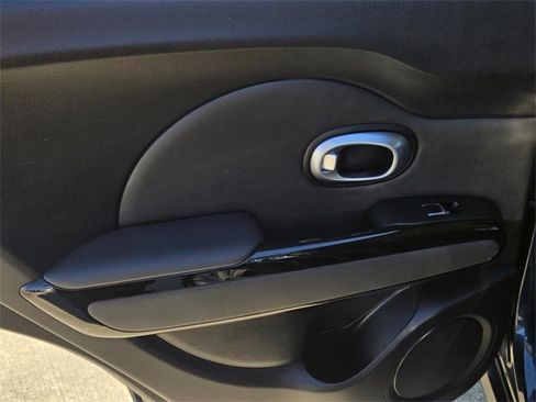 Used 2019 Kia Soul + w/ Audio Package image 12