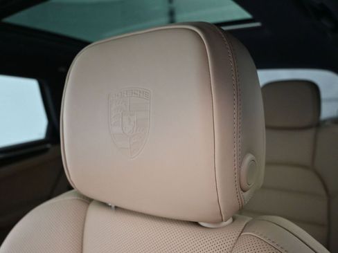 New 2026 Porsche Macan image 20