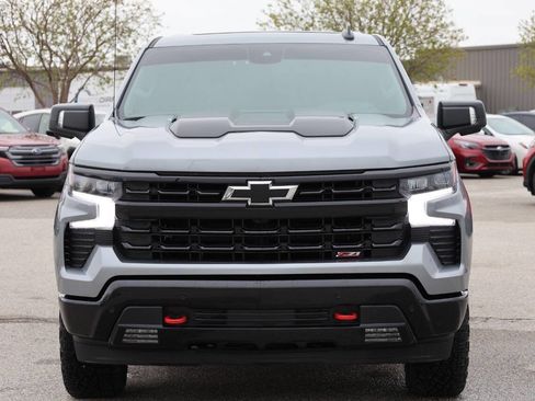 Used 2024 Chevrolet Silverado 1500 LT Trail Boss w/ LT Trail Boss Premium Package AWD/4WD image 2